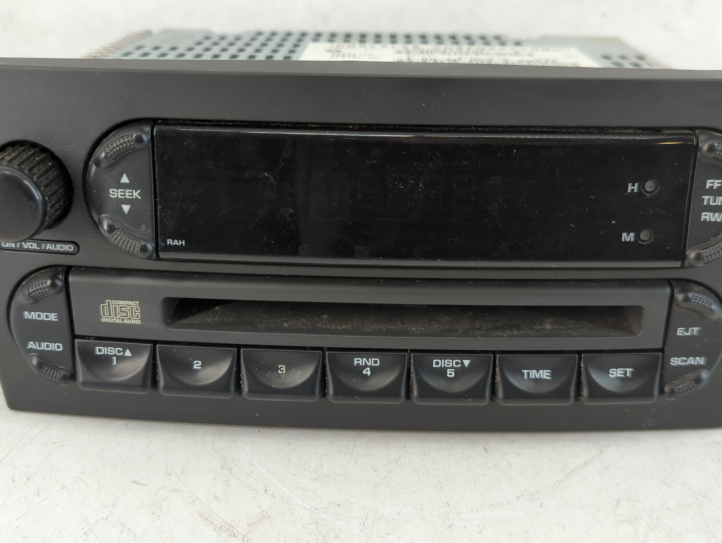 2004-2008 Chrysler Pacifica Radio AM FM Cd Player Receiver Replacement P/N:P05082764AF Fits Fits 2004 2005 2006 2007 2008 OEM Used Auto Parts - Oemusedautoparts1.com