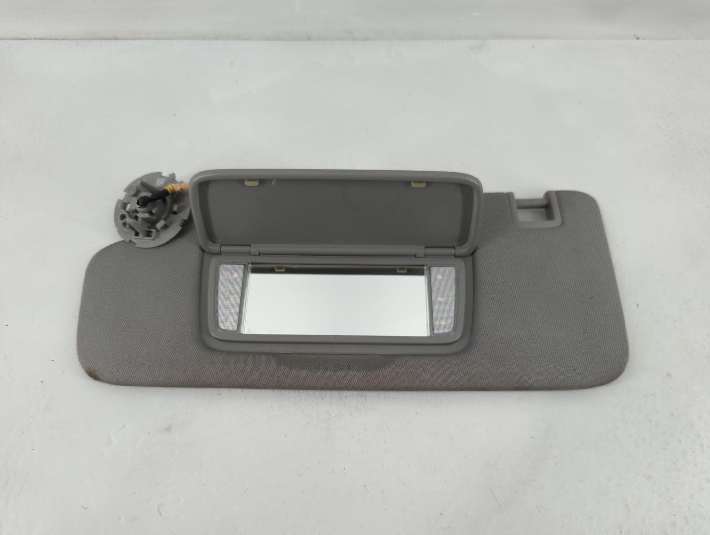 2020-2022 Chevrolet Equinox Sun Visor Shade Replacement Driver Left Mirror Fits Fits 2020 2021 2022 OEM Used Auto Parts - Oemusedautoparts1.com