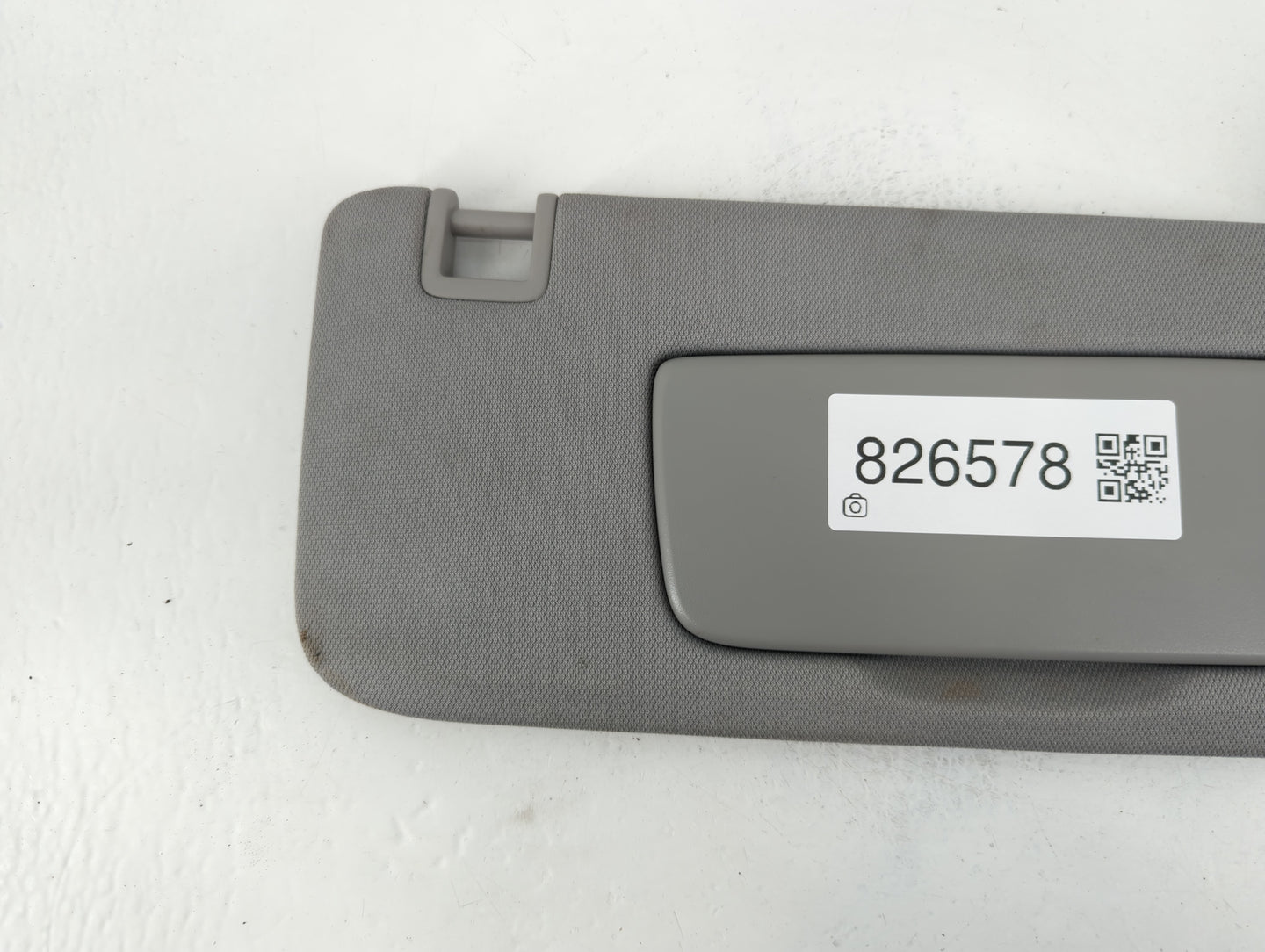 2020-2022 Chevrolet Equinox Sun Visor Shade Replacement Passenger Right Mirror Fits Fits 2020 2021 2022 OEM Used Auto Parts - Oemusedautoparts1.com