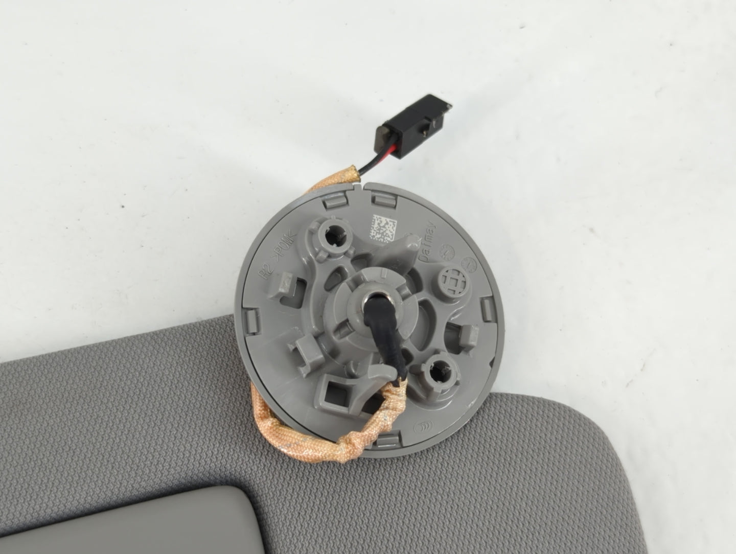 2020-2022 Chevrolet Equinox Sun Visor Shade Replacement Passenger Right Mirror Fits Fits 2020 2021 2022 OEM Used Auto Parts - Oemusedautoparts1.com