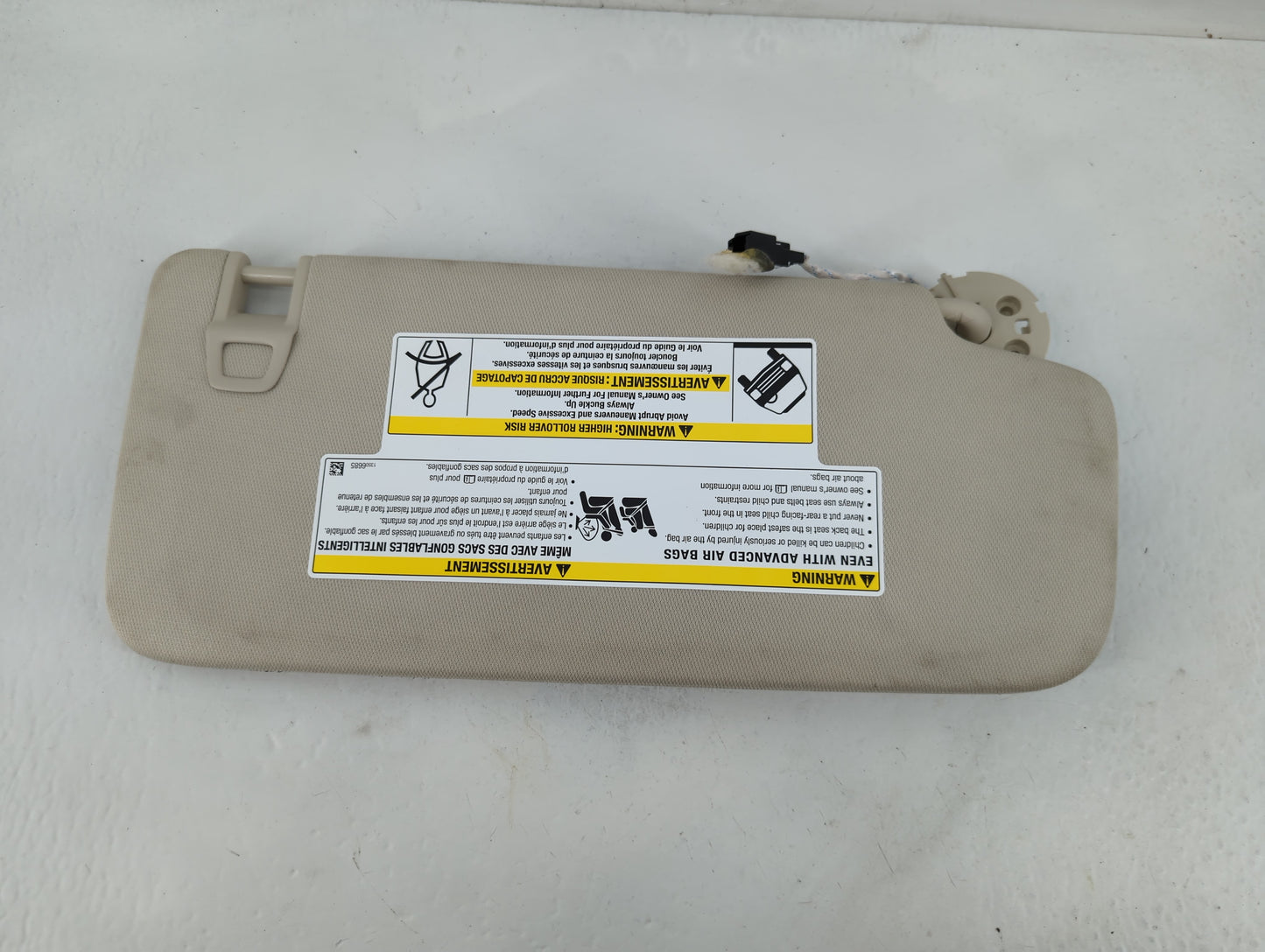 2021-2022 Buick Envision Sun Visor Shade Replacement Driver Left Mirror Fits Fits 2021 2022 OEM Used Auto Parts - Oemusedautoparts1.com