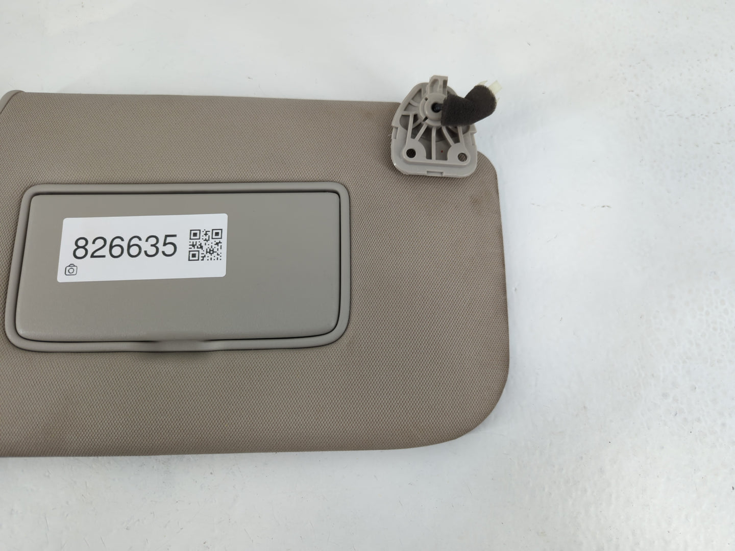 2014-2017 Nissan Rogue Sun Visor Shade Replacement Passenger Right Mirror Fits Fits 2014 2015 2016 2017 OEM Used Auto Parts - Oemusedautoparts1.com