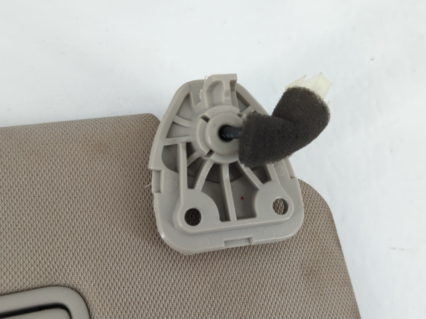 2014-2017 Nissan Rogue Sun Visor Shade Replacement Passenger Right Mirror Fits Fits 2014 2015 2016 2017 OEM Used Auto Parts - Oemusedautoparts1.com