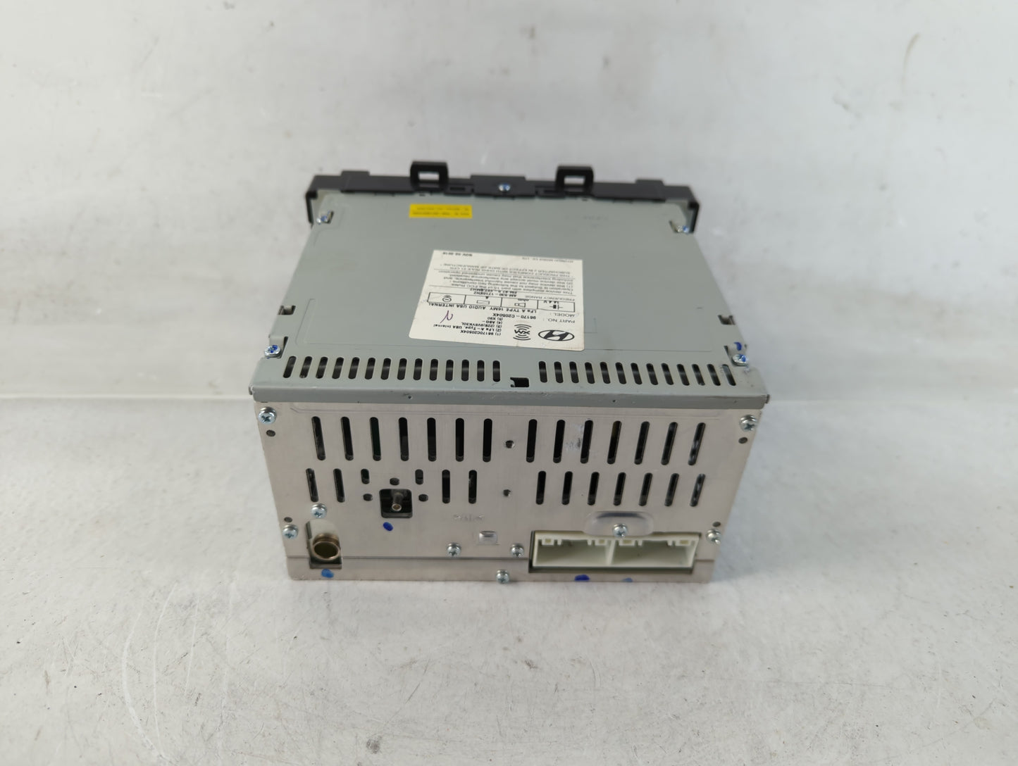 2016-2017 Hyundai Sonata Radio AM FM Cd Player Receiver Replacement P/N:96170-C20504X Fits Fits 2016 2017 OEM Used Auto Parts - Oemusedautoparts1.com