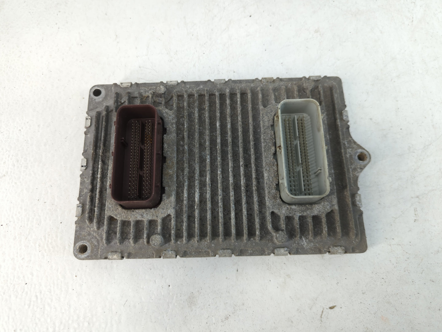 2013 Chrysler Town & Country PCM Engine Control Computer ECU ECM PCU OEM P/N:P05150724AC Fits OEM Used Auto Parts - Oemusedautoparts1.com