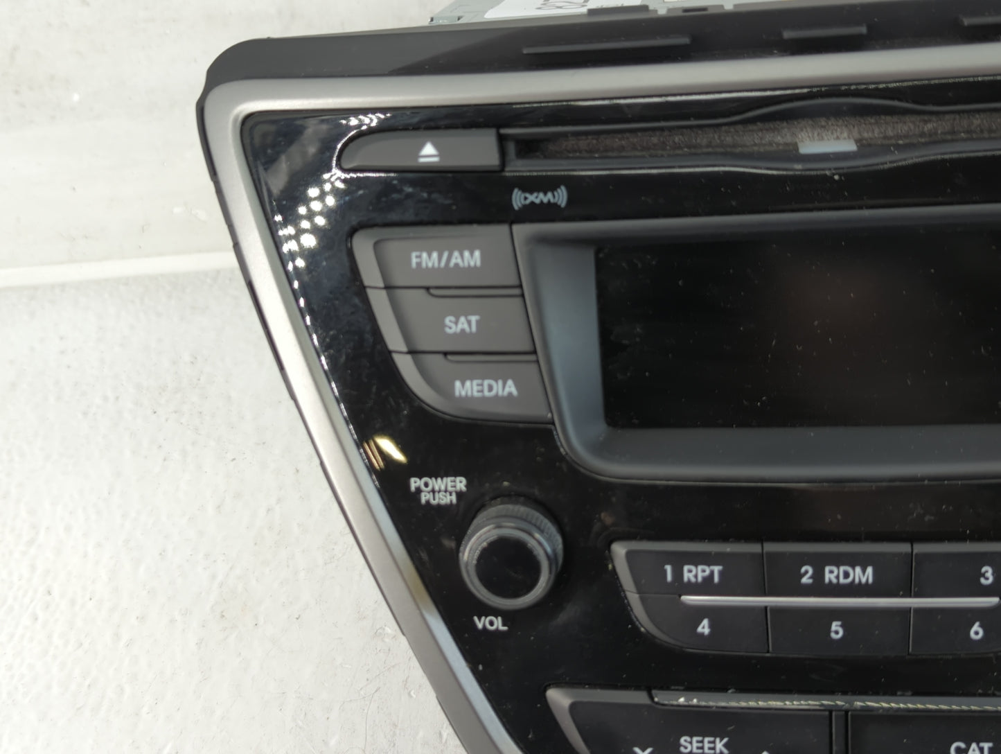 2014-2016 Hyundai Elantra Radio AM FM Cd Player Receiver Replacement P/N:96170-3X156GU Fits Fits 2014 2015 2016 OEM Used Auto Parts - Oemusedautoparts1.com