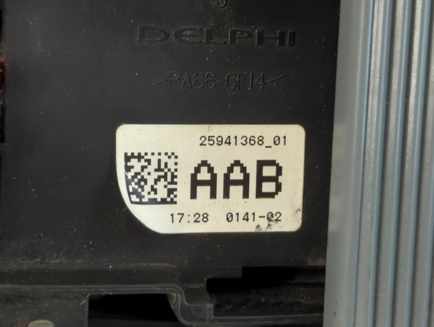 2010-2014 Cadillac Escalade Fusebox Fuse Box Panel Relay Module P/N:25941368-01 Fits Fits 2010 2011 2012 2013 2014 OEM Used Auto Parts - Oemusedautoparts1.com