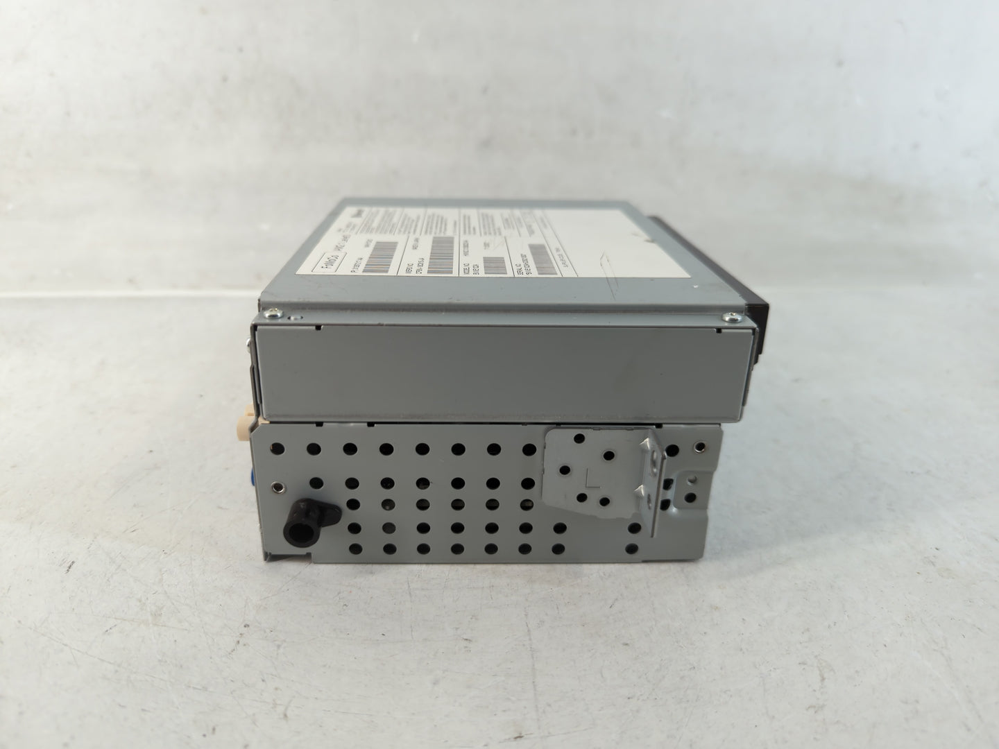 2013 Volvo V60 Radio AM FM Cd Player Receiver Replacement P/N:31357217AA Fits Fits 2011 2012 2014 2015 2016 OEM Used Auto Parts - Oemusedautoparts1.com