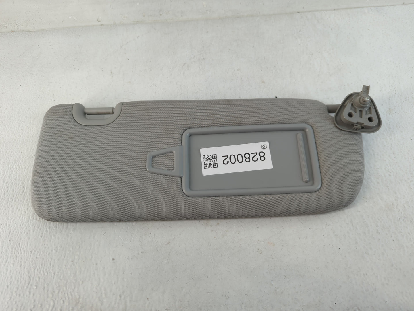 2013-2019 Hyundai Santa Fe Sun Visor Shade Replacement Passenger Right Mirror Fits Fits 2013 2014 2015 2016 2017 2018 2019 OEM Used Auto Parts - Oemusedautoparts1.com