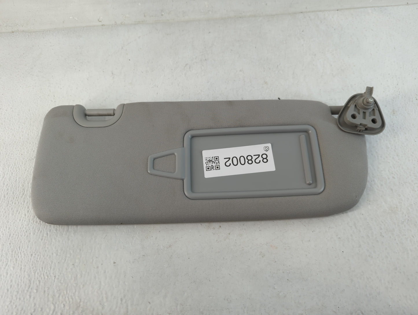 2013-2019 Hyundai Santa Fe Sun Visor Shade Replacement Passenger Right Mirror Fits Fits 2013 2014 2015 2016 2017 2018 2019 OEM Used Auto Parts - Oemusedautoparts1.com