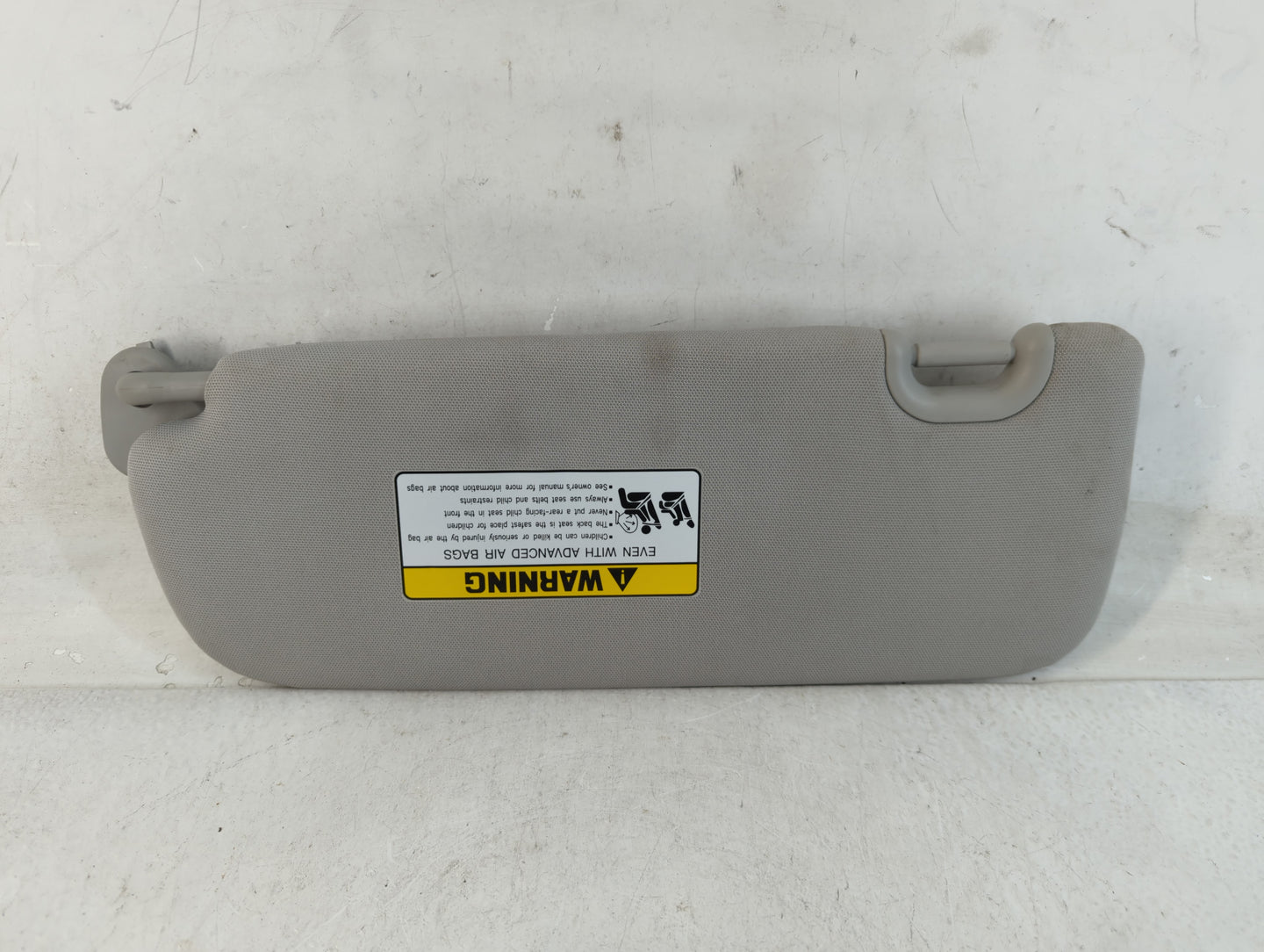 2013-2019 Hyundai Santa Fe Sun Visor Shade Replacement Passenger Right Mirror Fits Fits 2013 2014 2015 2016 2017 2018 2019 OEM Used Auto Parts - Oemusedautoparts1.com