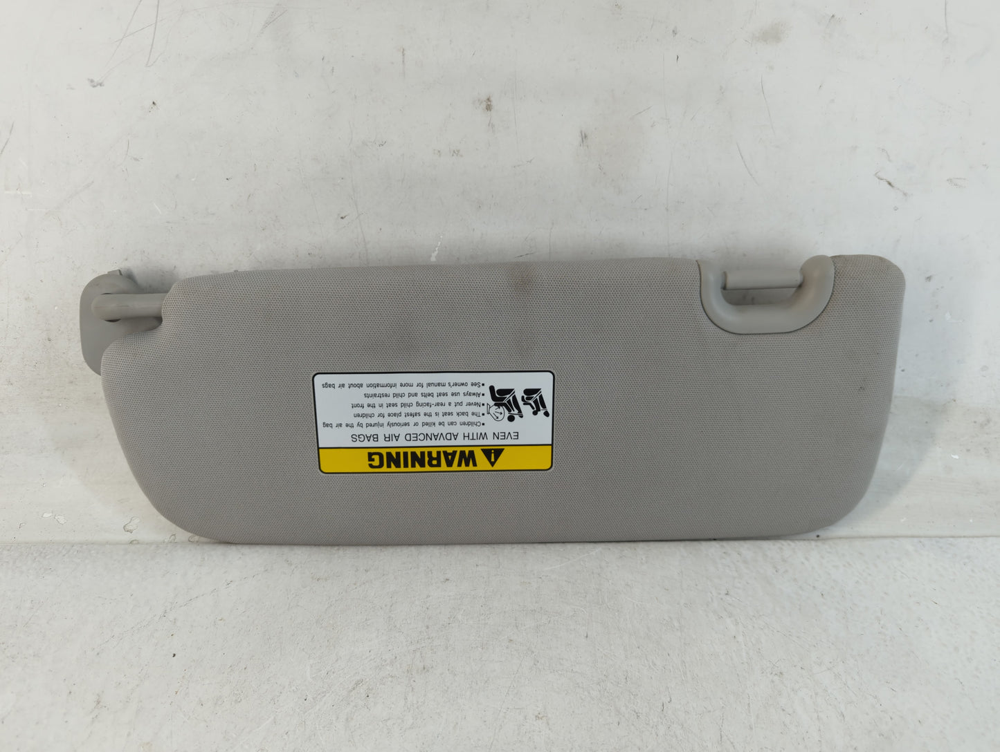 2013-2019 Hyundai Santa Fe Sun Visor Shade Replacement Passenger Right Mirror Fits Fits 2013 2014 2015 2016 2017 2018 2019 OEM Used Auto Parts - Oemusedautoparts1.com