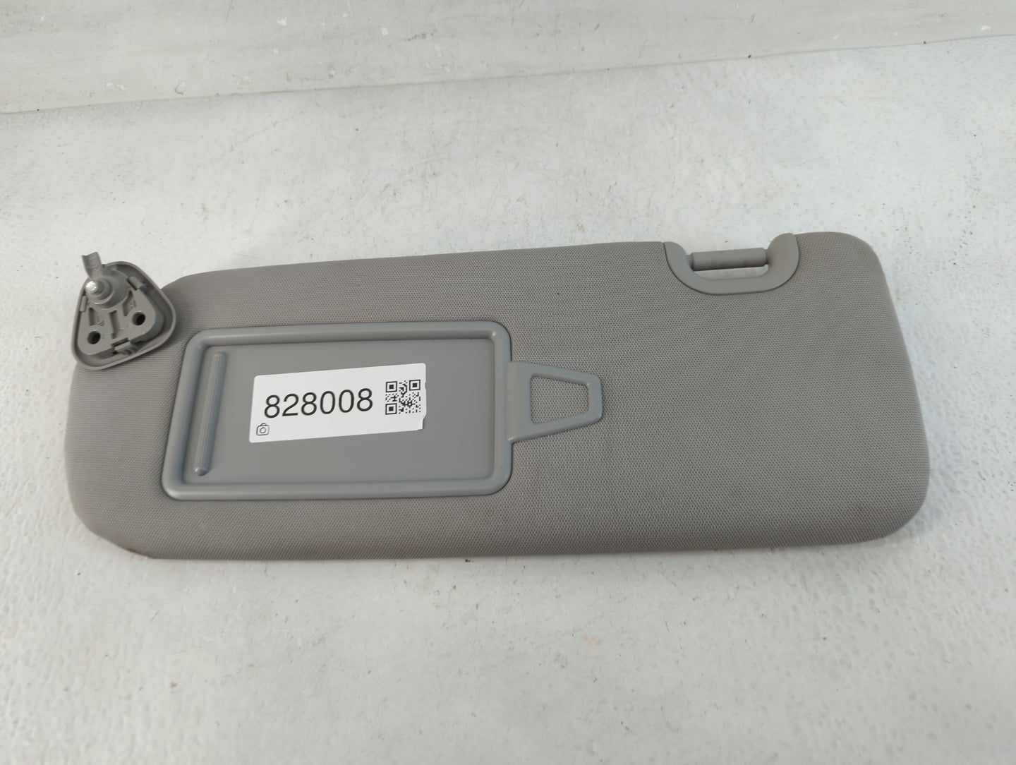 2013-2019 Hyundai Santa Fe Sun Visor Shade Replacement Driver Left Mirror Fits Fits 2013 2014 2015 2016 2017 2018 2019 OEM Used Auto Parts - Oemusedautoparts1.com