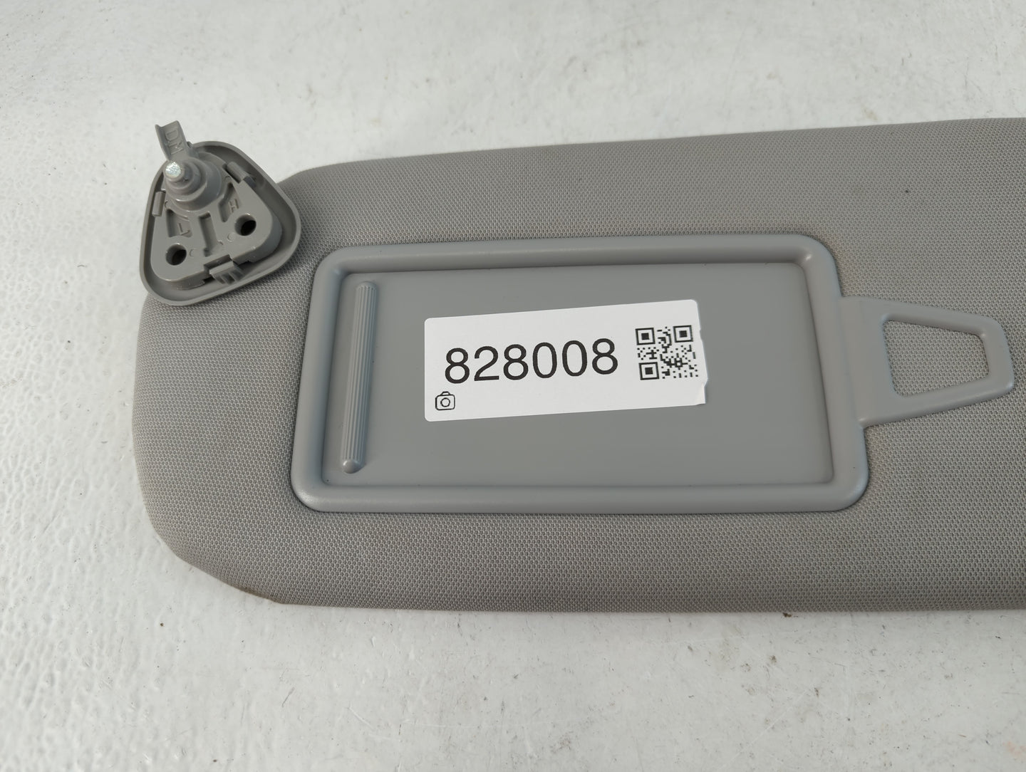 2013-2019 Hyundai Santa Fe Sun Visor Shade Replacement Driver Left Mirror Fits Fits 2013 2014 2015 2016 2017 2018 2019 OEM Used Auto Parts - Oemusedautoparts1.com
