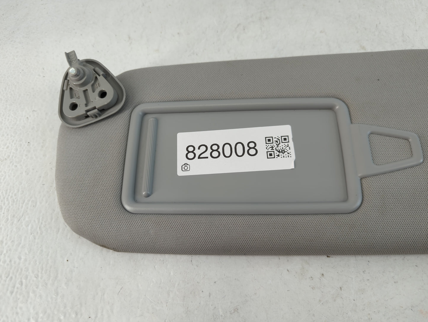 2013-2019 Hyundai Santa Fe Sun Visor Shade Replacement Driver Left Mirror Fits Fits 2013 2014 2015 2016 2017 2018 2019 OEM Used Auto Parts - Oemusedautoparts1.com