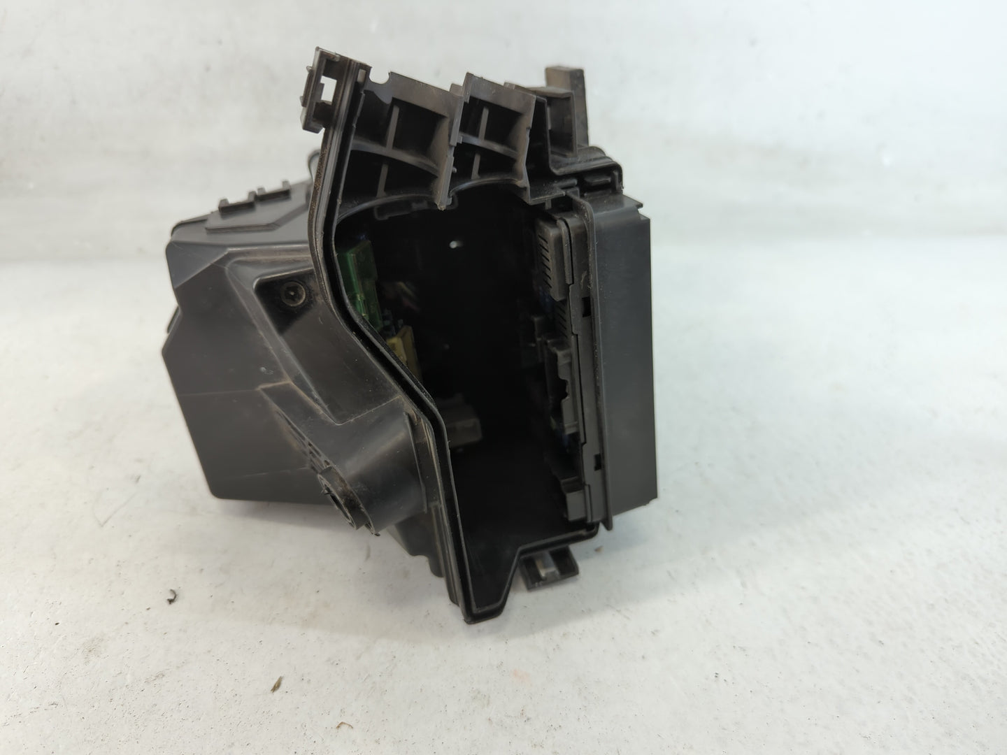 2013-2019 Nissan Versa Fusebox Fuse Box Panel Relay Module P/N:284B8 1HA0B Fits Fits 2013 2014 2015 2016 2017 2018 2019 OEM Used Auto Parts - Oemusedautoparts1.com