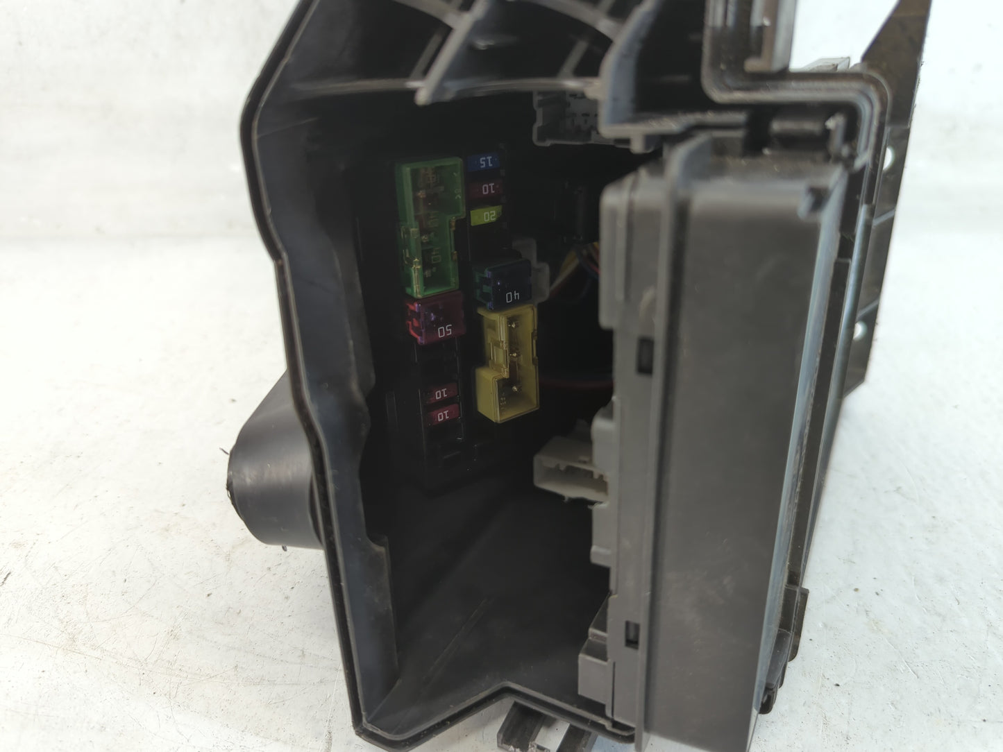 2013-2019 Nissan Versa Fusebox Fuse Box Panel Relay Module P/N:284B8 1HA0B Fits Fits 2013 2014 2015 2016 2017 2018 2019 OEM Used Auto Parts - Oemusedautoparts1.com