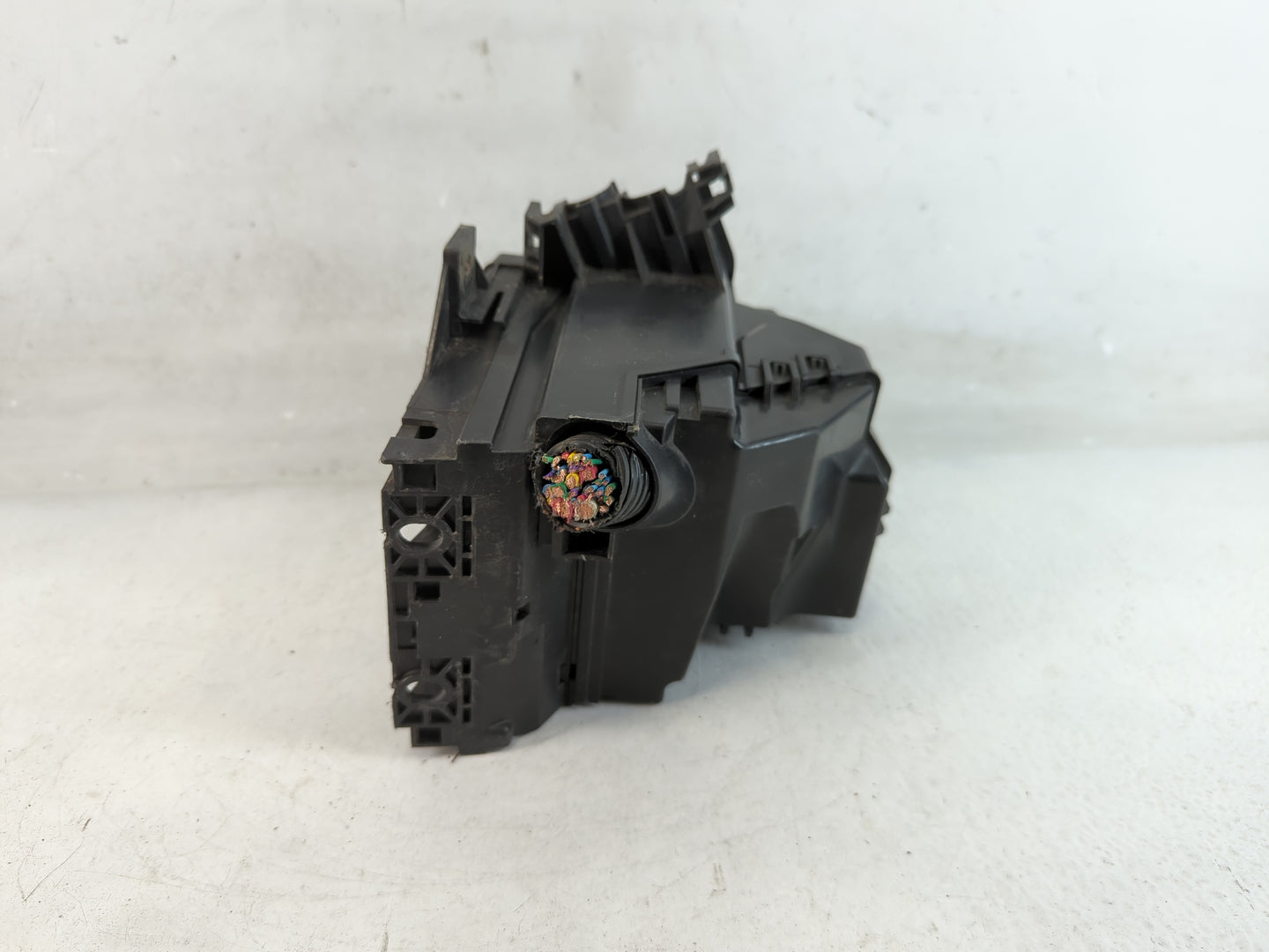 2013-2019 Nissan Versa Fusebox Fuse Box Panel Relay Module P/N:284B8 1HA0B Fits Fits 2013 2014 2015 2016 2017 2018 2019 OEM Used Auto Parts - Oemusedautoparts1.com