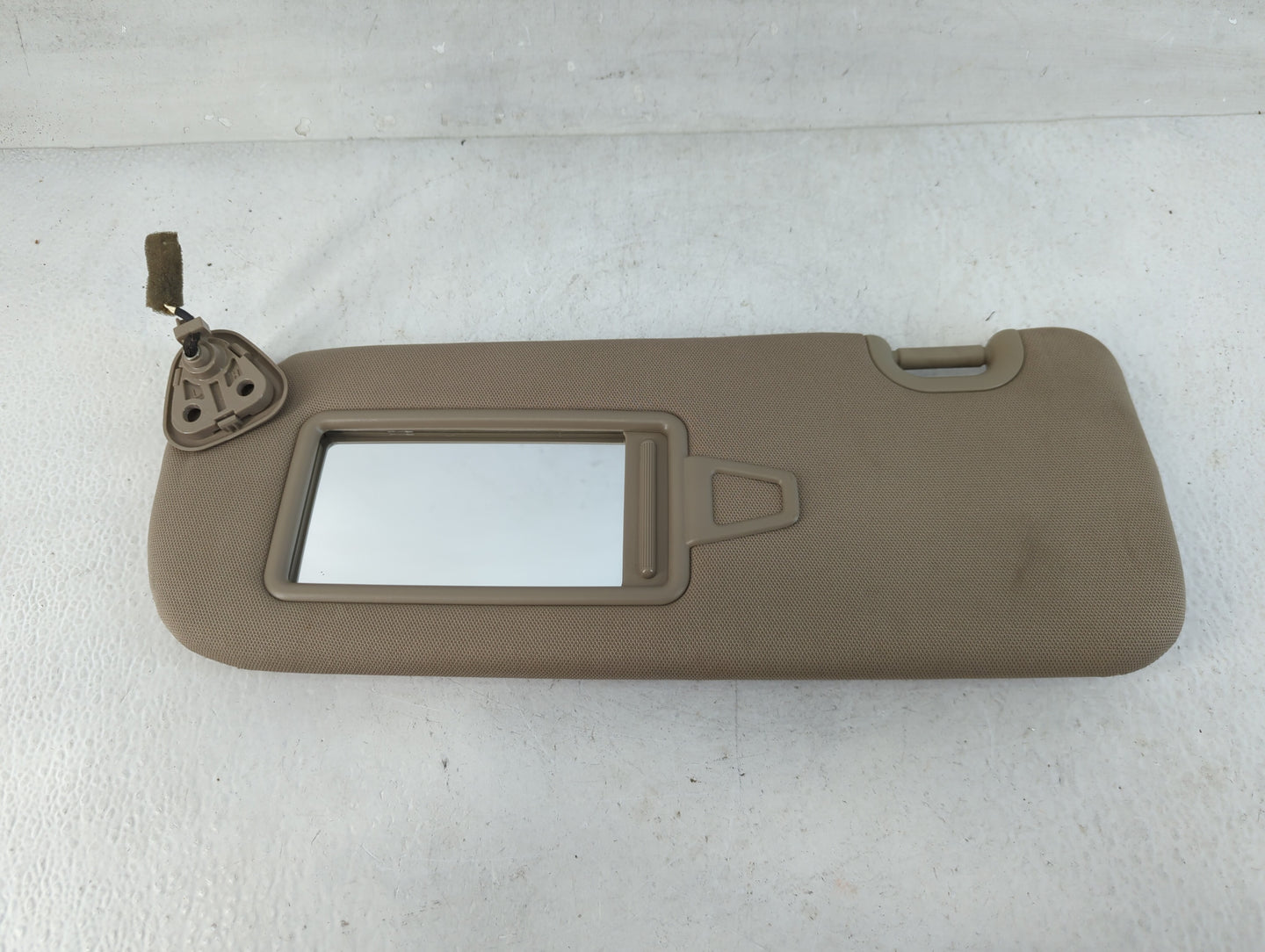 2013-2019 Hyundai Santa Fe Sun Visor Shade Replacement Driver Left Mirror Fits Fits 2013 2014 2015 2016 2017 2018 2019 OEM Used Auto Parts - Oemusedautoparts1.com