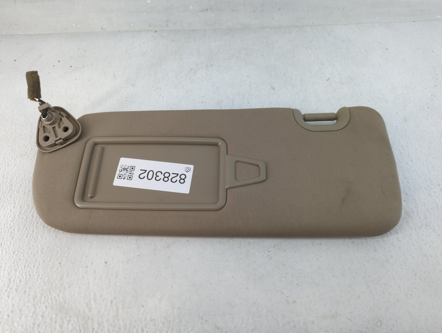 2013-2019 Hyundai Santa Fe Sun Visor Shade Replacement Driver Left Mirror Fits Fits 2013 2014 2015 2016 2017 2018 2019 OEM Used Auto Parts - Oemusedautoparts1.com