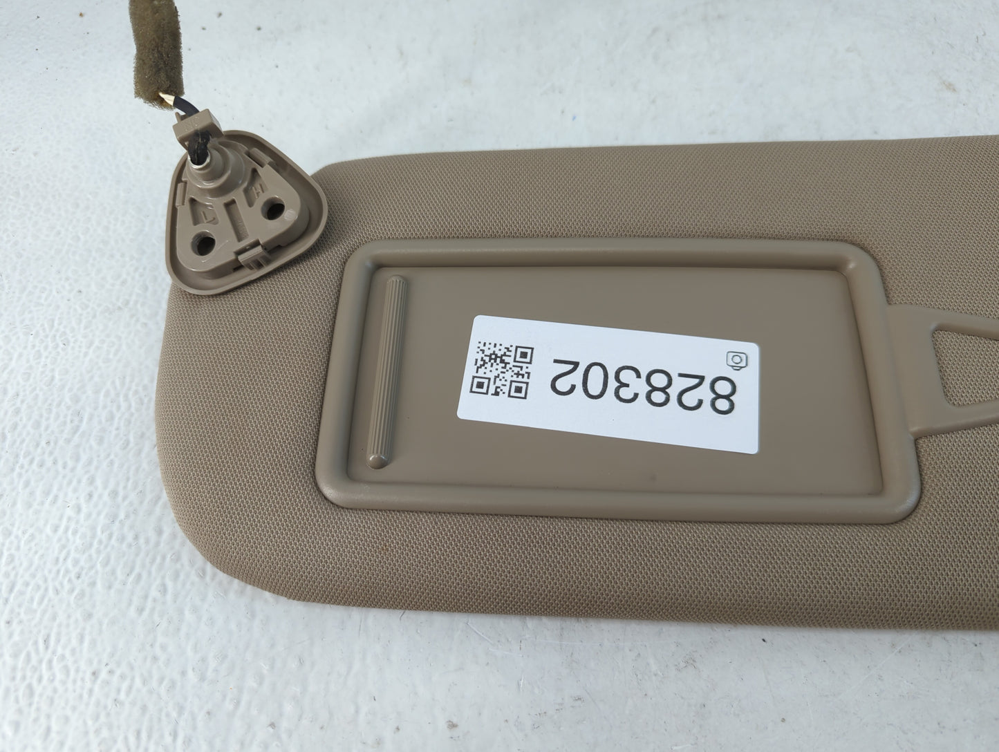 2013-2019 Hyundai Santa Fe Sun Visor Shade Replacement Driver Left Mirror Fits Fits 2013 2014 2015 2016 2017 2018 2019 OEM Used Auto Parts - Oemusedautoparts1.com