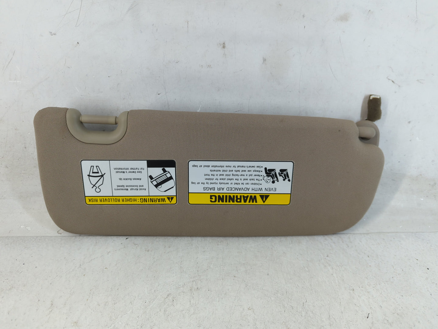 2013-2019 Hyundai Santa Fe Sun Visor Shade Replacement Driver Left Mirror Fits Fits 2013 2014 2015 2016 2017 2018 2019 OEM Used Auto Parts - Oemusedautoparts1.com