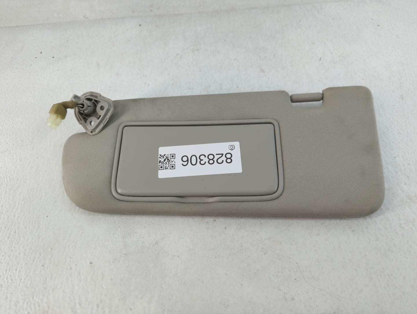 2014-2020 Infiniti Q50 Sun Visor Shade Replacement Driver Left Mirror Fits Fits 2014 2015 2016 2017 2018 2019 2020 OEM Used Auto Parts - Oemusedautoparts1.com