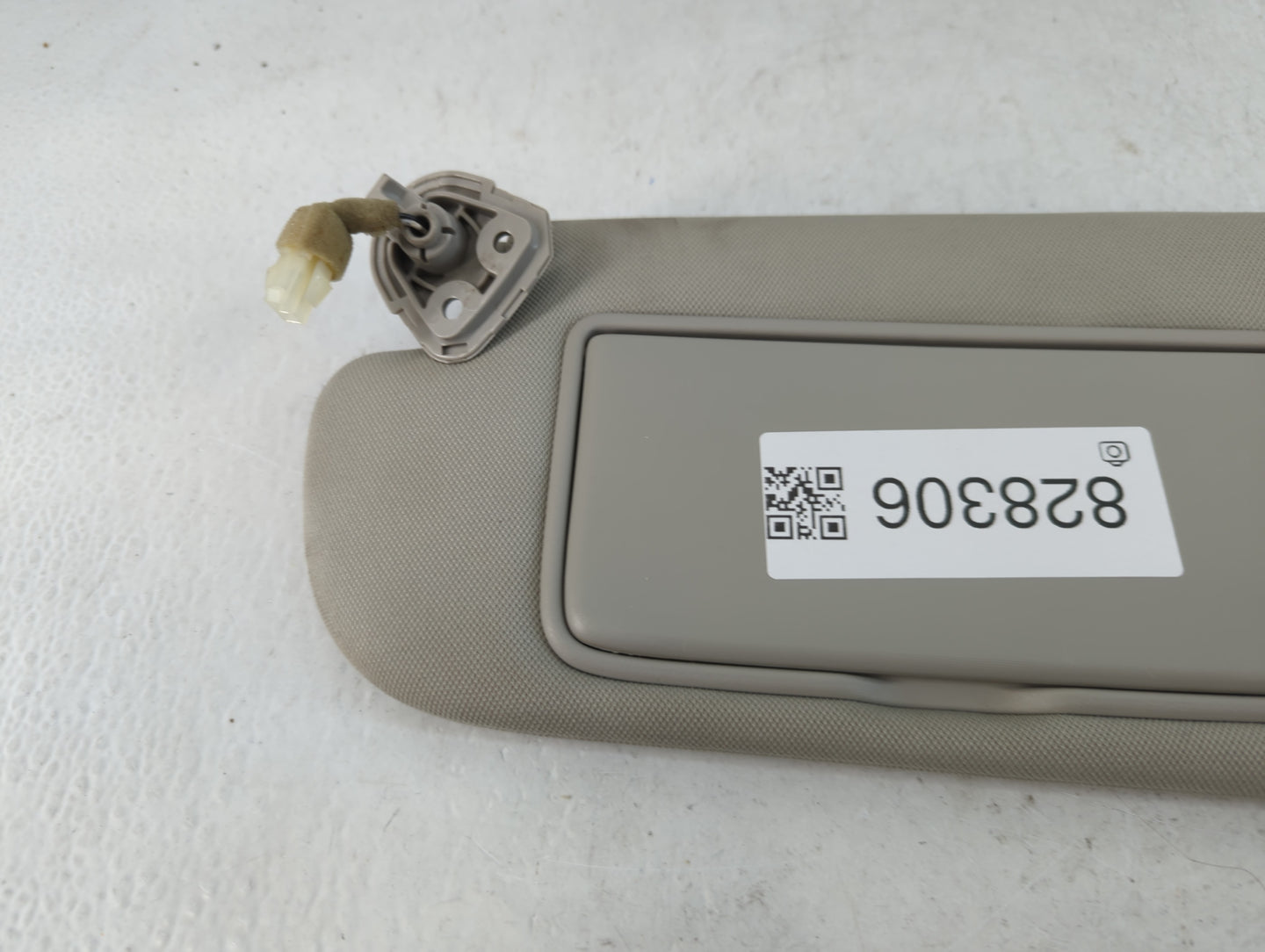 2014-2020 Infiniti Q50 Sun Visor Shade Replacement Driver Left Mirror Fits Fits 2014 2015 2016 2017 2018 2019 2020 OEM Used Auto Parts - Oemusedautoparts1.com