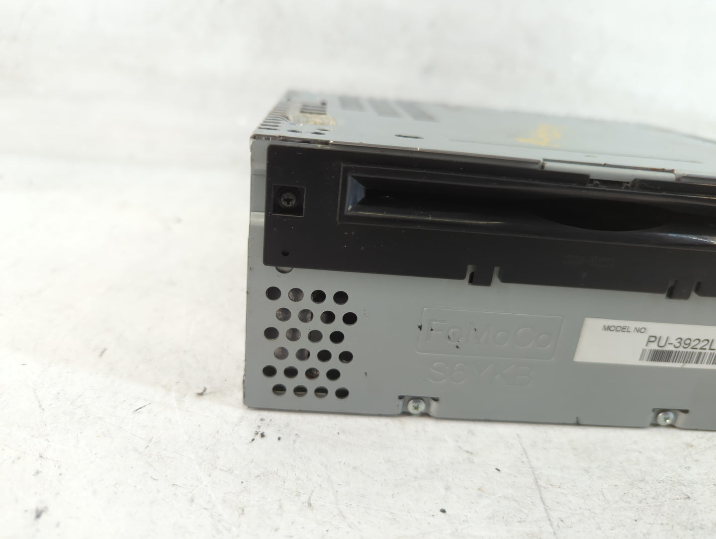 2016-2017 Ford Explorer Radio AM FM Cd Player Receiver Replacement P/N:GB5T-19C107-BG Fits Fits 2016 2017 OEM Used Auto Parts - Oemusedautoparts1.com