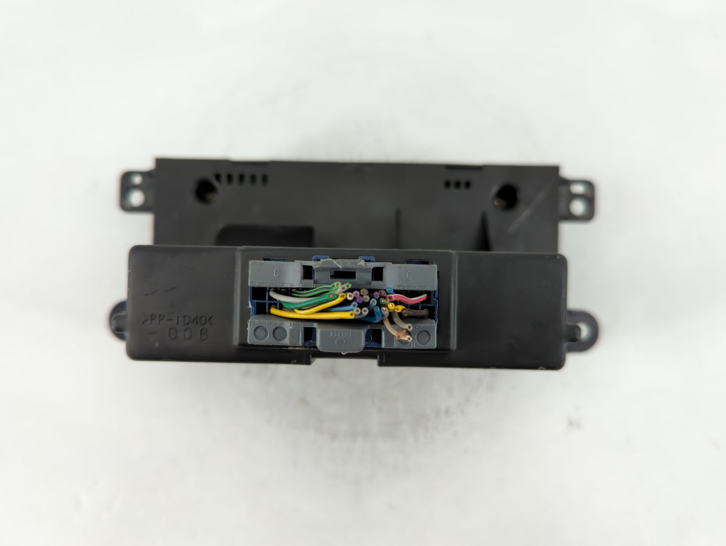 2004 Cadillac Srx Climate Control Module Temperature AC/Heater Replacement P/N:25765150 Fits OEM Used Auto Parts - Oemusedautoparts1.com