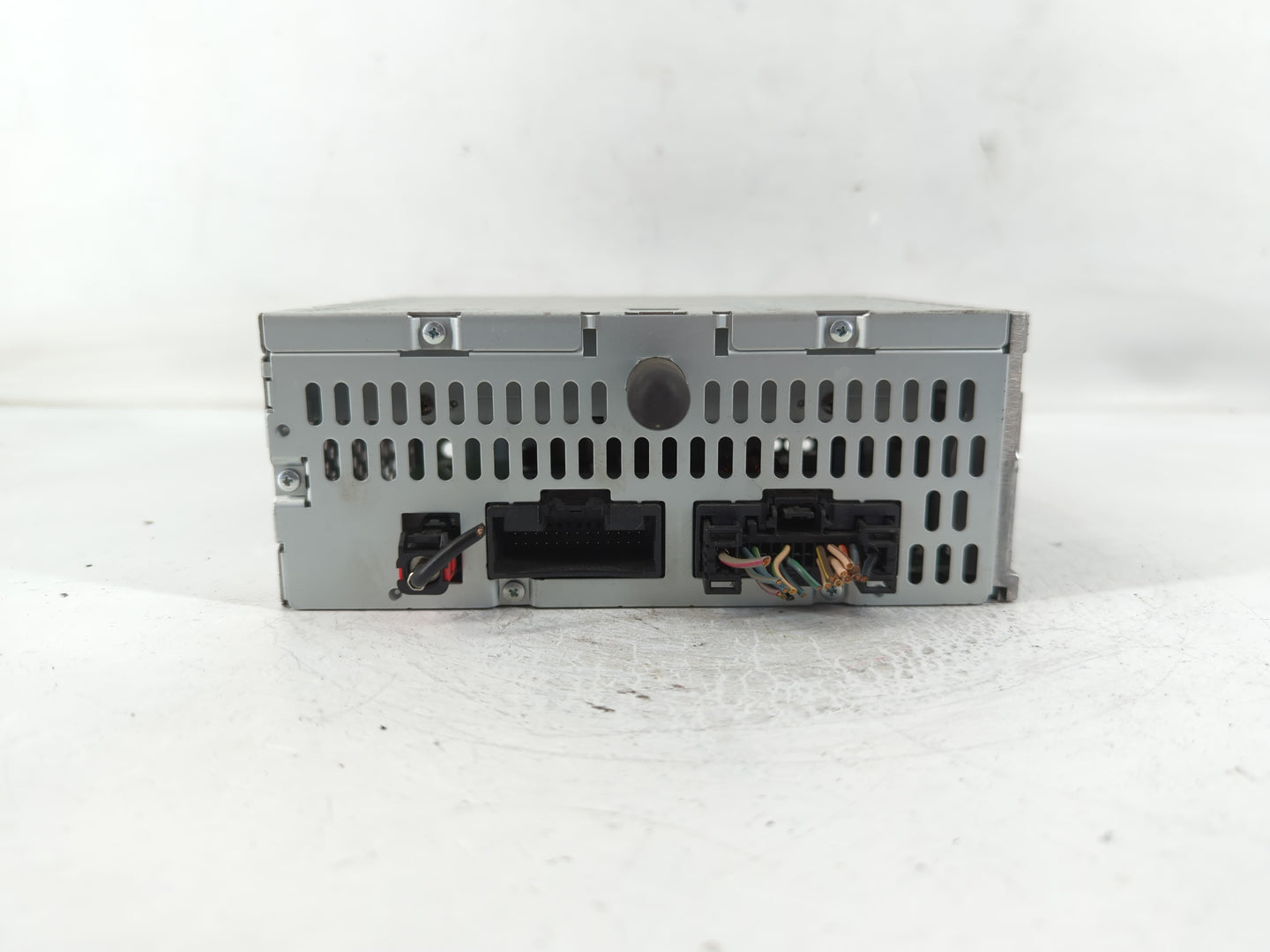2011-2013 Ford Explorer Radio AM FM Cd Player Receiver Replacement P/N:CB5T-19C107-AB Fits Fits 2011 2012 2013 OEM Used Auto Parts - Oemusedautoparts1.com