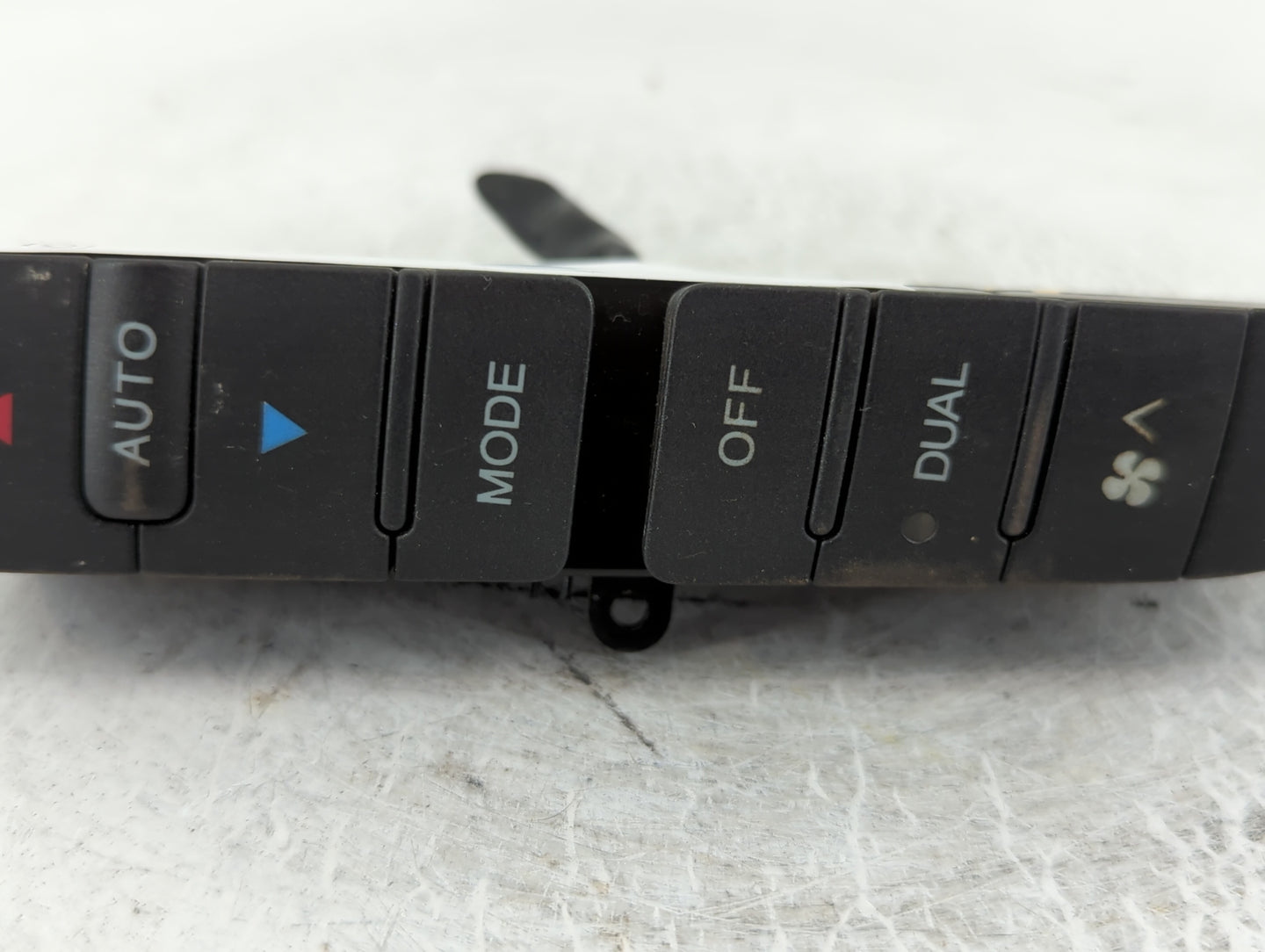 2004-2008 Acura Tl Climate Control Module Temperature AC/Heater Replacement P/N:M24722 Fits Fits 2004 2005 2006 2007 2008 OEM Used Auto Parts - Oemusedautoparts1.com