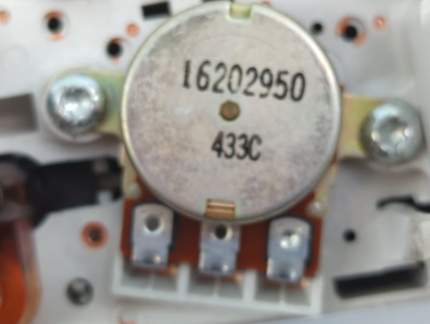 2005 Chevrolet Express 3500 Climate Control Module Temperature AC/Heater Replacement P/N:16202950 Fits OEM Used Auto Parts - Oemusedautoparts1.com