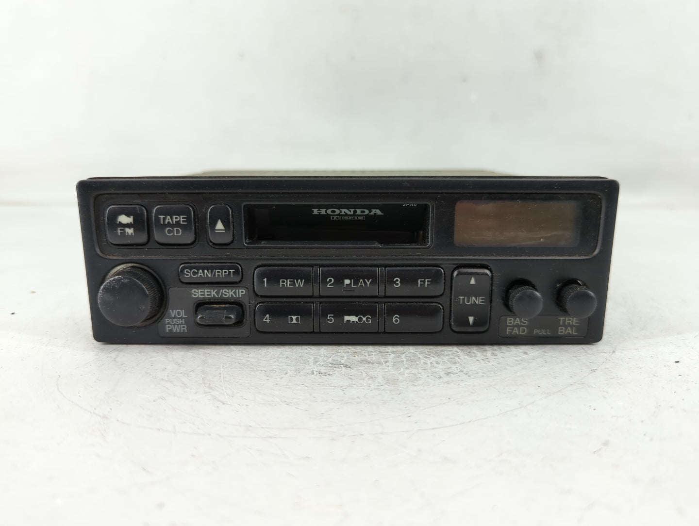 1998-2002 Honda Accord Radio AM FM Cd Player Receiver Replacement P/N:F91197303C 39100-S84-A020-M1 Fits OEM Used Auto Parts - Oemusedautoparts1.com