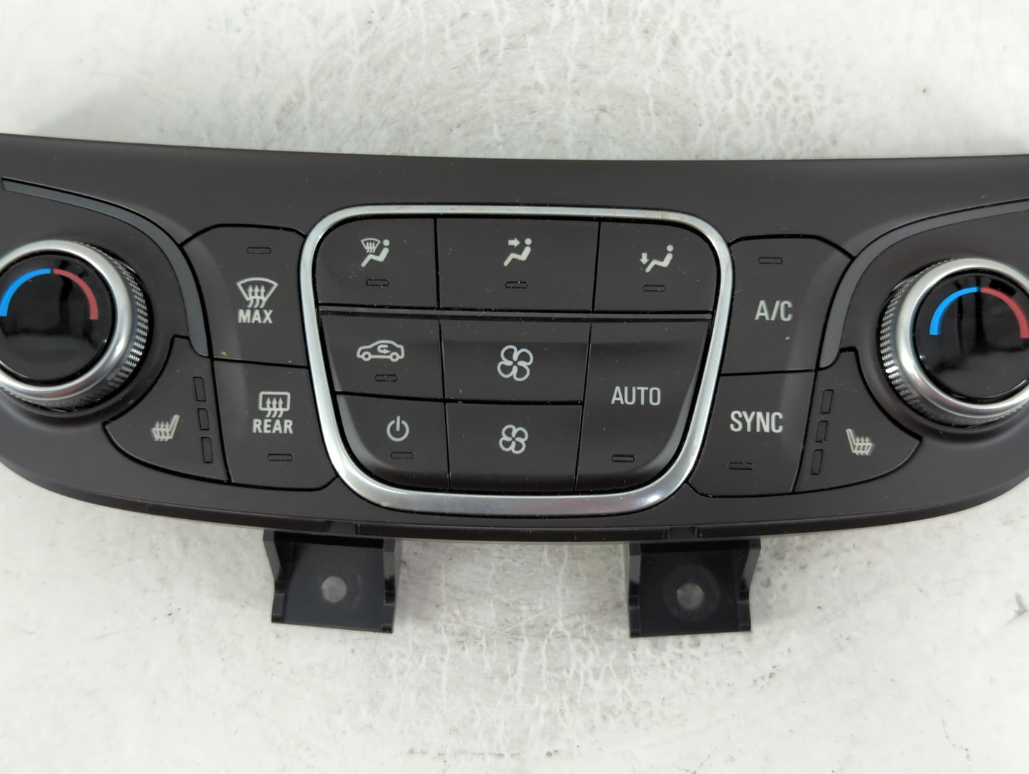 2018 Chevrolet Equinox Climate Control Module Temperature AC/Heater Replacement P/N:84175394 Fits OEM Used Auto Parts - Oemusedautoparts1.com