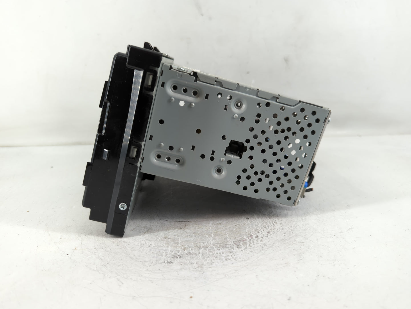 2018-2019 Hyundai Sonata Radio AM FM Cd Player Receiver Replacement P/N:96160-C2UA04X Fits Fits 2018 2019 OEM Used Auto Parts - Oemusedautoparts1.com