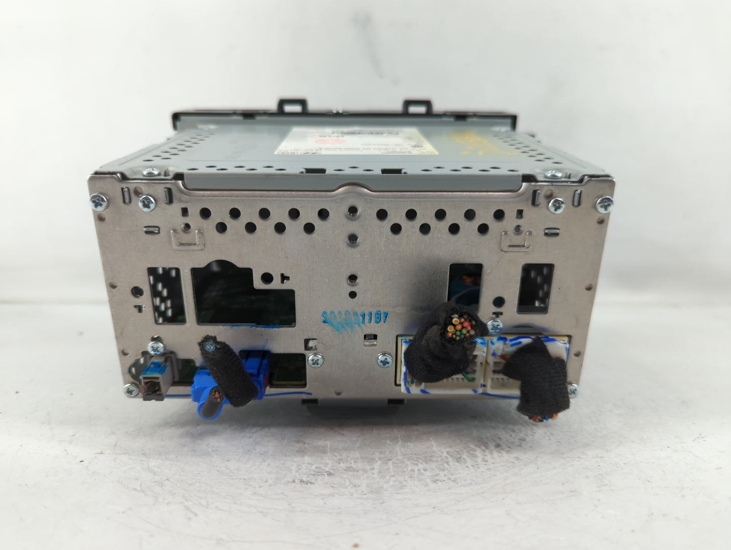 2018-2019 Hyundai Sonata Radio AM FM Cd Player Receiver Replacement P/N:96160-C2UA04X Fits Fits 2018 2019 OEM Used Auto Parts - Oemusedautoparts1.com