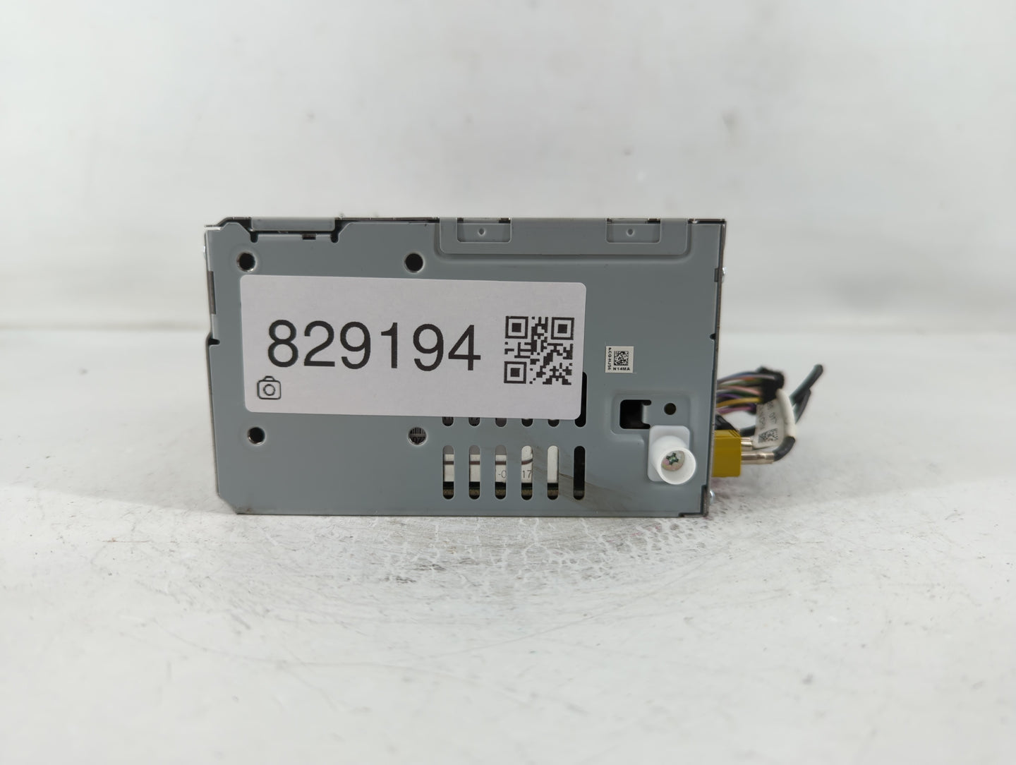 2017-2018 Lincoln Mkx Radio AM FM Cd Player Receiver Replacement P/N:CQ-HJ56N14MA Fits Fits 2017 2018 OEM Used Auto Parts - Oemusedautoparts1.com