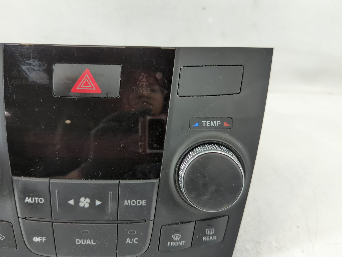 2010-2013 Suzuki Kizashi Climate Control Module Temperature AC/Heater Replacement P/N:39510-57L80 Fits Fits 2010 2011 2012 2013 OEM Used Auto Parts - Oemusedautoparts1.com