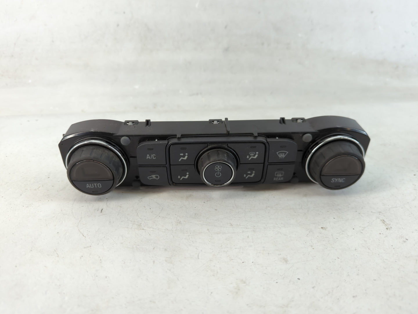 2014 Chevrolet Silverado 1500 Climate Control Module Temperature AC/Heater Replacement P/N:23168157 Fits OEM Used Auto Parts - Oemusedautoparts1.com