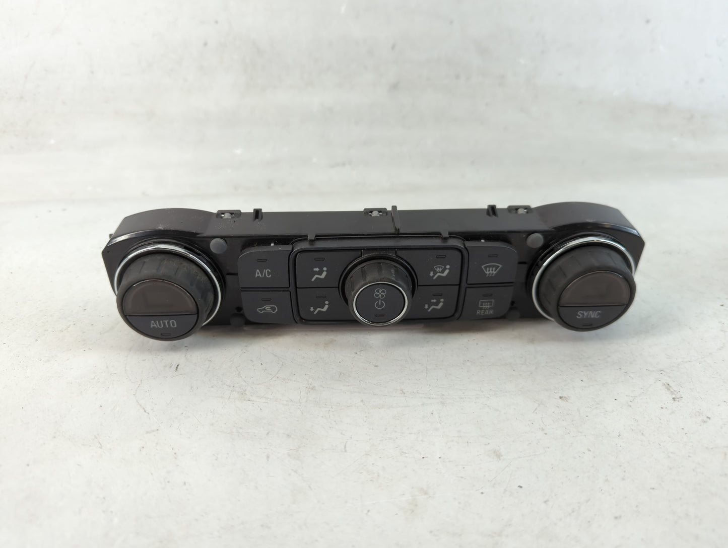 2014 Chevrolet Silverado 1500 Climate Control Module Temperature AC/Heater Replacement P/N:23168157 Fits OEM Used Auto Parts - Oemusedautoparts1.com