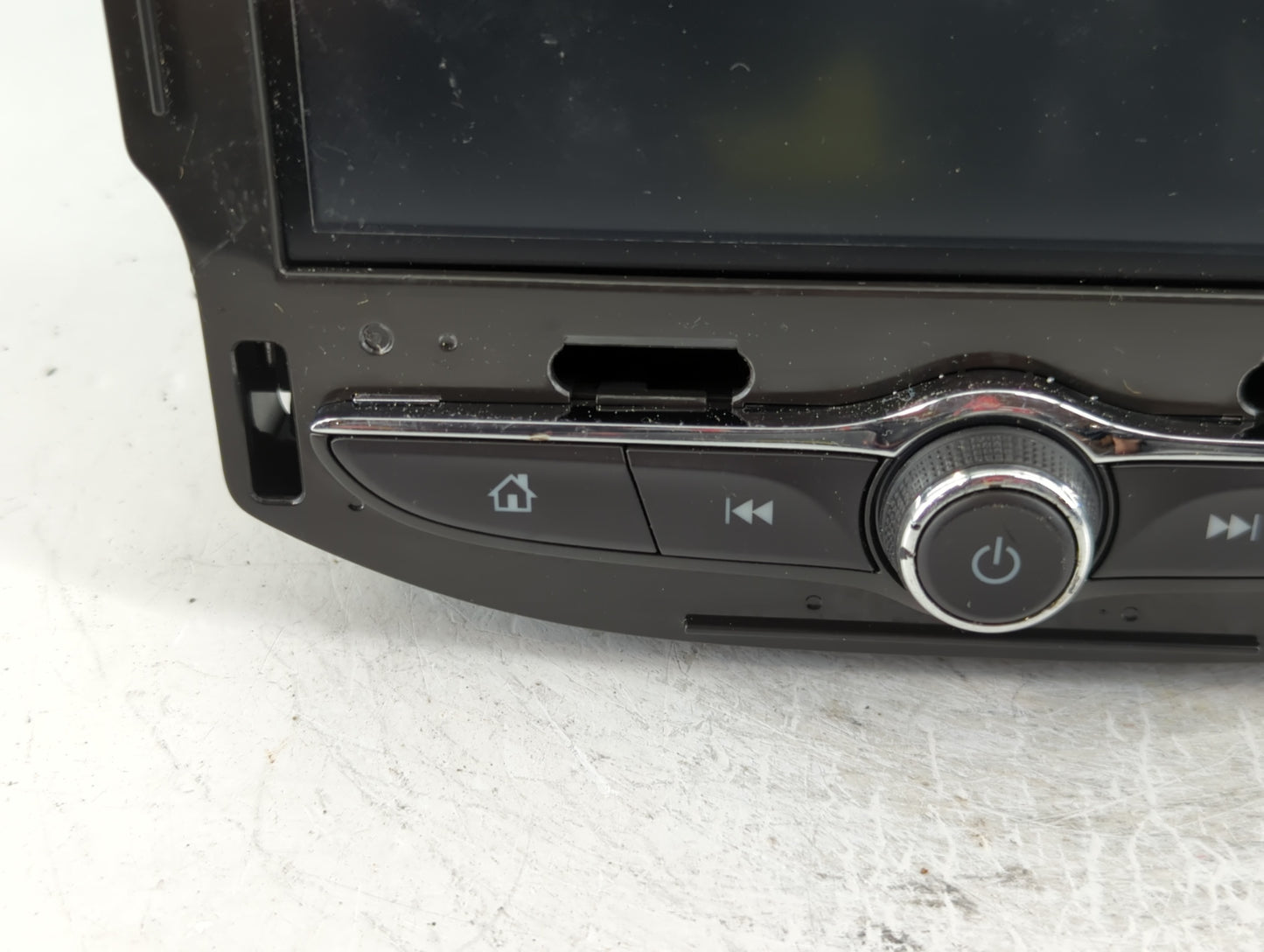 2018-2021 Chevrolet Traverse Radio AM FM Cd Player Receiver Replacement P/N:42554701 Fits Fits 2017 2018 2019 2020 2021 OEM Used Auto Parts - Oemusedautoparts1.com