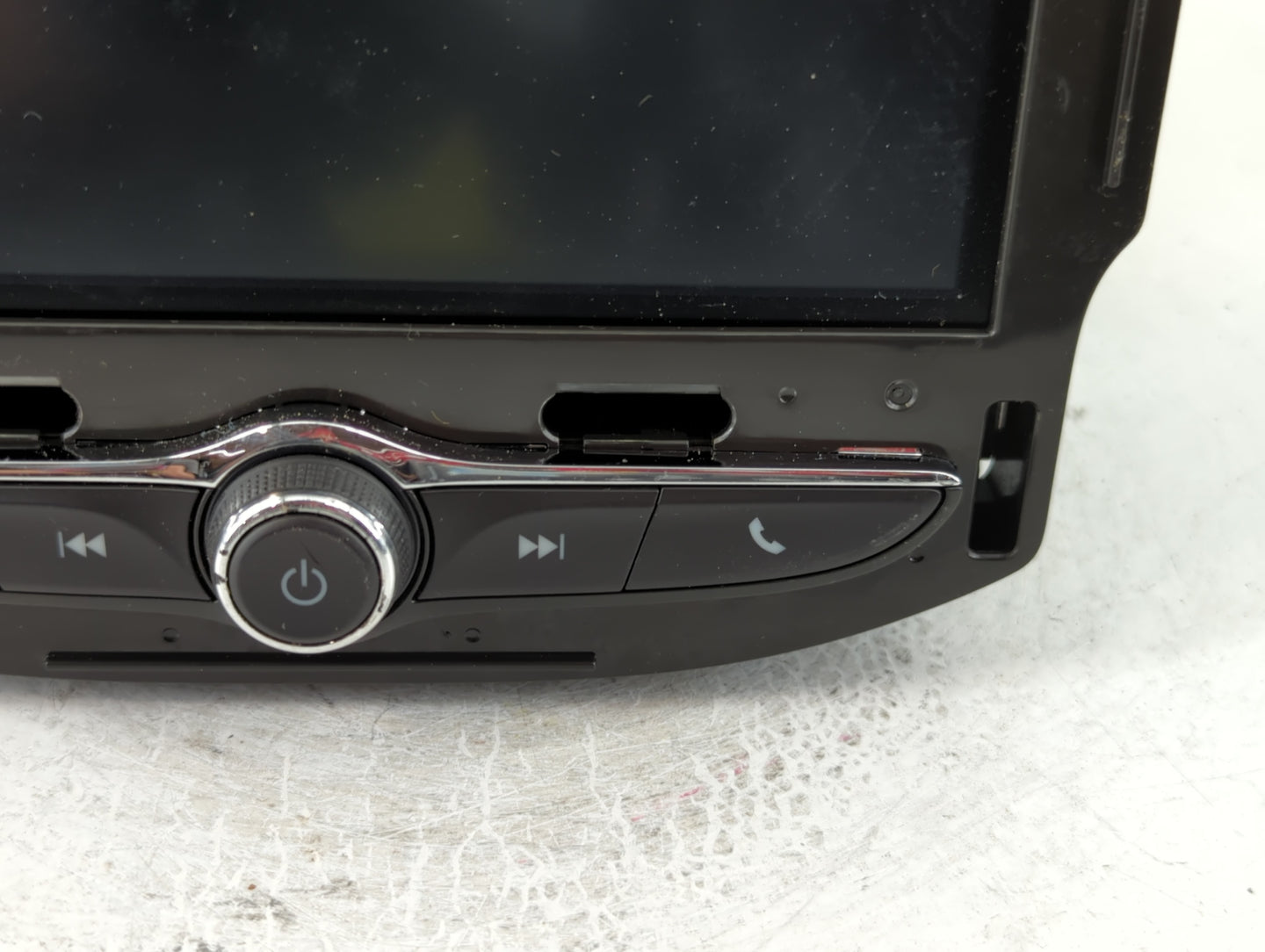 2018-2021 Chevrolet Traverse Radio AM FM Cd Player Receiver Replacement P/N:42554701 Fits Fits 2017 2018 2019 2020 2021 OEM Used Auto Parts - Oemusedautoparts1.com