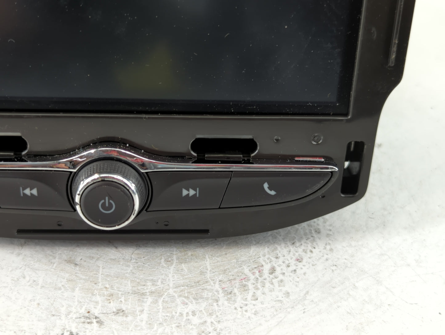 2018-2021 Chevrolet Traverse Radio AM FM Cd Player Receiver Replacement P/N:42554701 Fits Fits 2017 2018 2019 2020 2021 OEM Used Auto Parts - Oemusedautoparts1.com