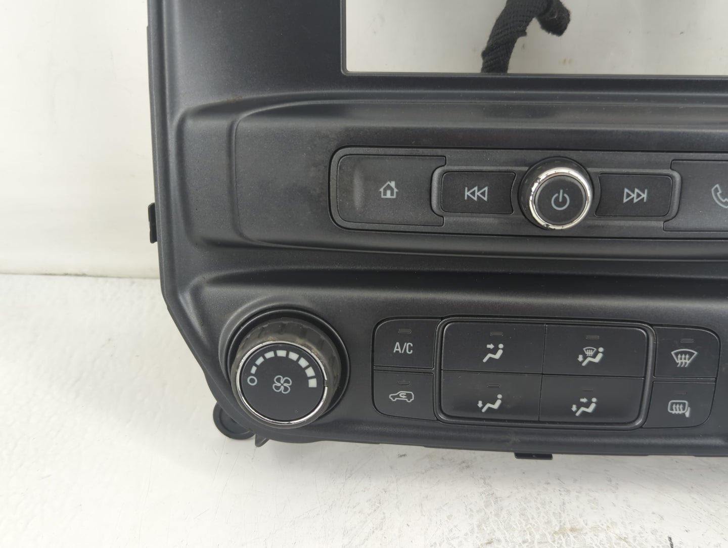 2016 Gmc Sierra 1500 Radio AM FM Cd Player Receiver Replacement P/N:42342510 42342516 Fits OEM Used Auto Parts - Oemusedautoparts1.com