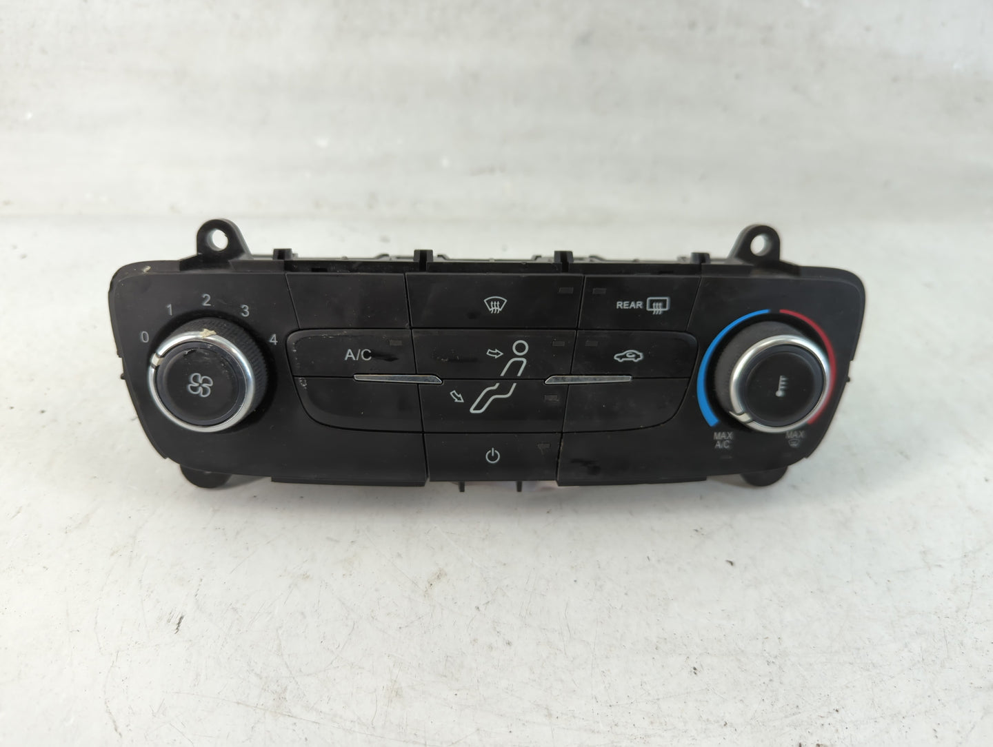 2015-2018 Ford Focus Climate Control Module Temperature AC/Heater Replacement P/N:F1ET-19980-JJ Fits Fits 2015 2016 2017 2018 OEM Used Auto Parts - Oemusedautoparts1.com