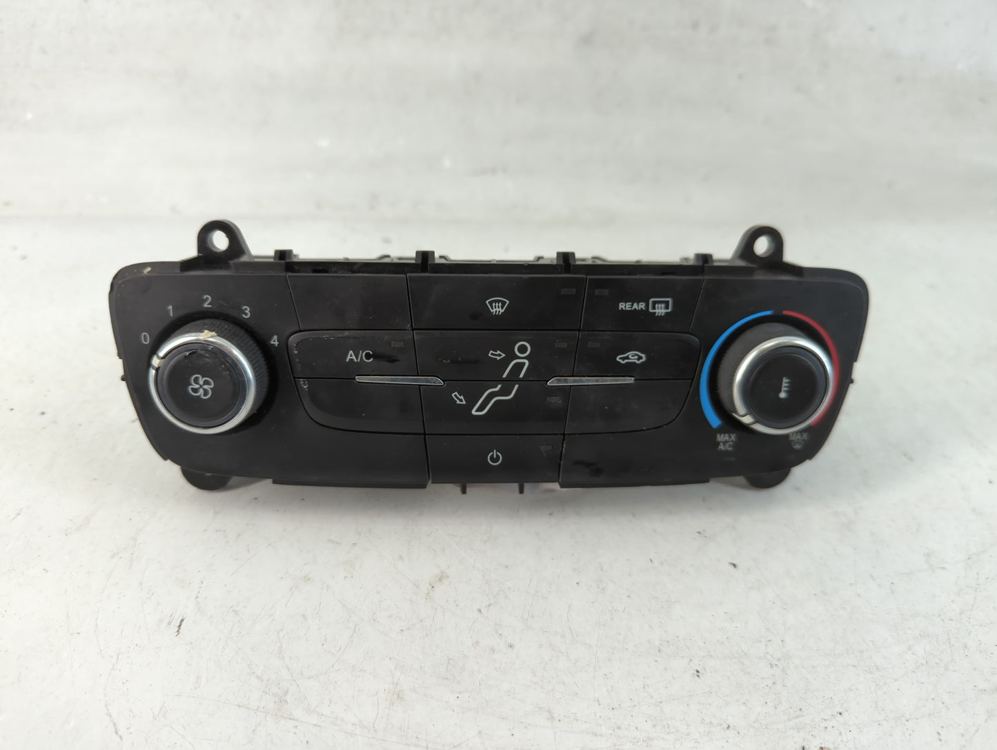 2015-2018 Ford Focus Climate Control Module Temperature AC/Heater Replacement P/N:F1ET-19980-JJ Fits Fits 2015 2016 2017 2018 OEM Used Auto Parts - Oemusedautoparts1.com