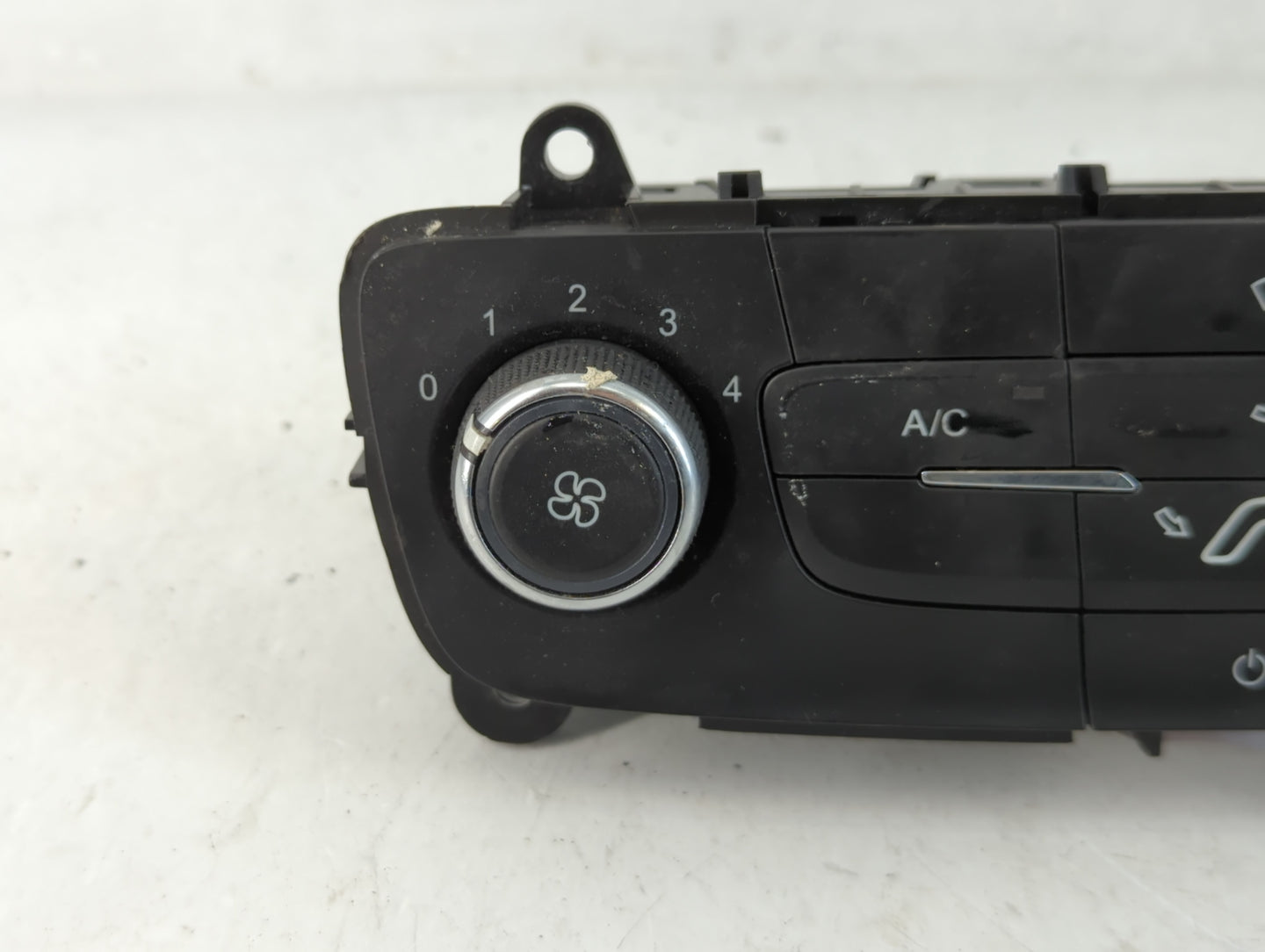 2015-2018 Ford Focus Climate Control Module Temperature AC/Heater Replacement P/N:F1ET-19980-JJ Fits Fits 2015 2016 2017 2018 OEM Used Auto Parts - Oemusedautoparts1.com