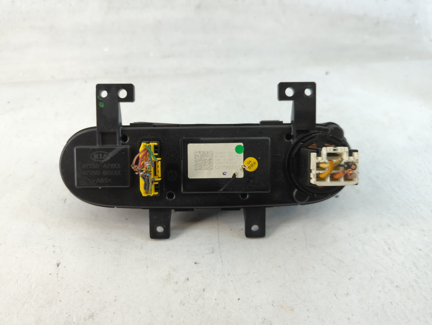 2017-2018 Kia Forte Climate Control Module Temperature AC/Heater Replacement P/N:97250-B0AA0 Fits Fits 2017 2018 OEM Used Auto Parts - Oemusedautoparts1.com