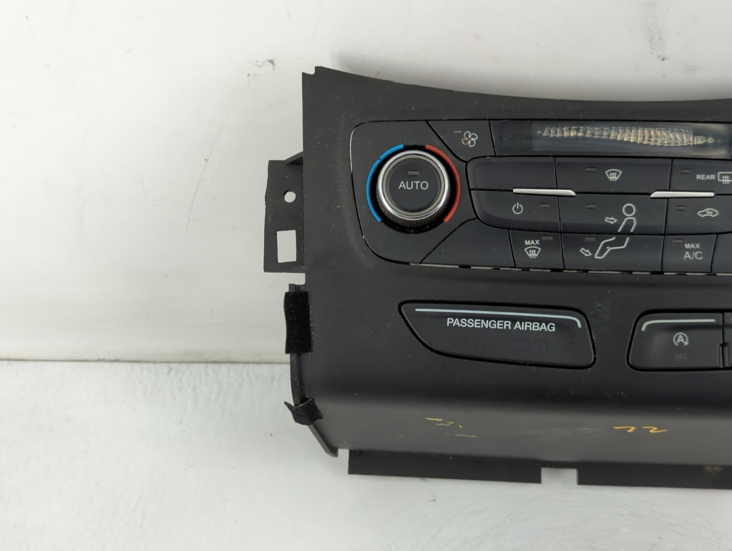 2017 Ford Escape Climate Control Module Temperature AC/Heater Replacement P/N:GJ5T-18C612-EA Fits OEM Used Auto Parts - Oemusedautoparts1.com